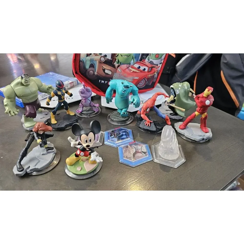 Ps4‎ Infinity Game With Figures And Carrying Case Lot